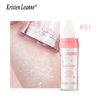 Polvodehadas applies a powder that brightens the entire face, creating a natural, three-dimensional highlight with a shimmering effect, enhancing the skin tone.